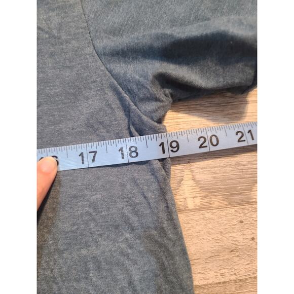 Gildan medium women's "Have a boot scootin Merry Christmas" tee - Picture 6 of 7